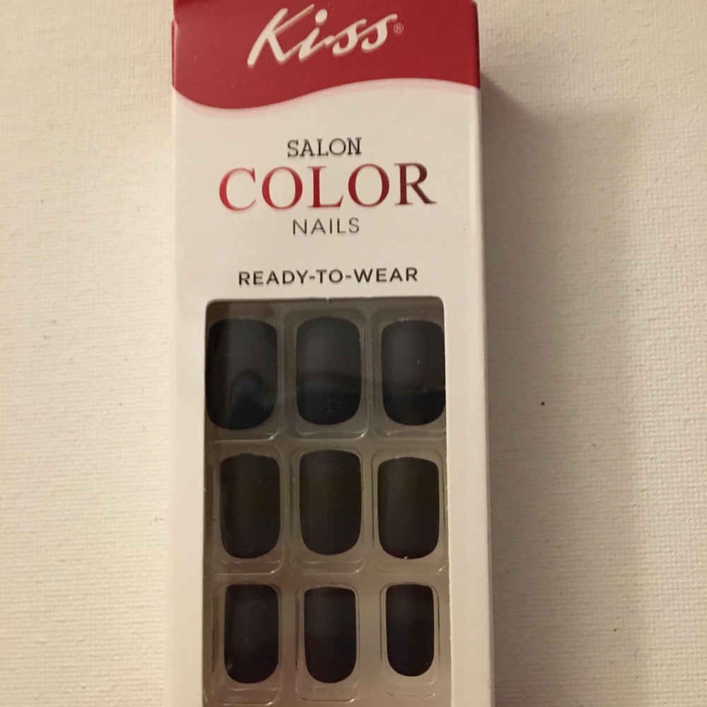Black press on nails